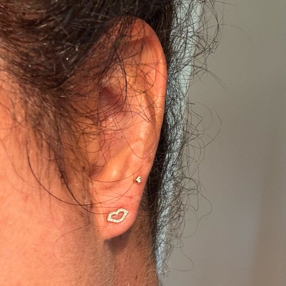 EF collection diamond kiss studs.  14kt gold and diamond.  Brand new. - Picture 9 of 9